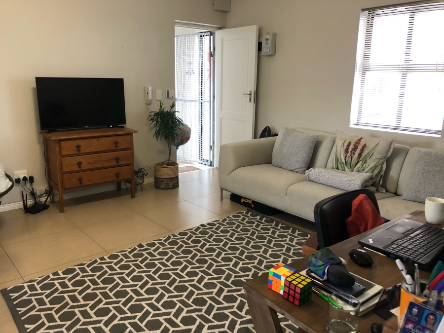 To Let 1 Bedroom Property for Rent in Woodstock Western Cape